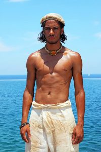 Elliot Knight Height