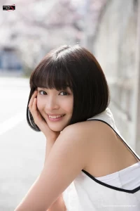 Suzu Hirose age