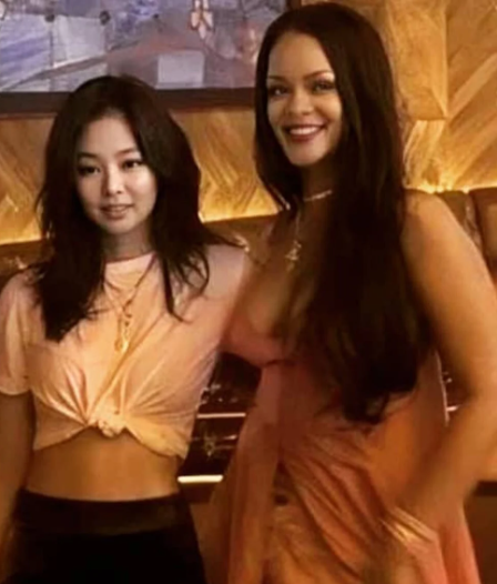 Jennie With Rihanna