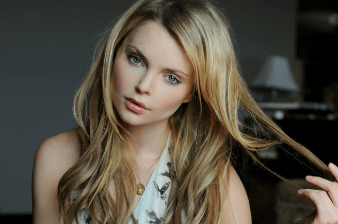 Izzabella Miko