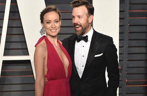 Jason Sudeikis with his wife