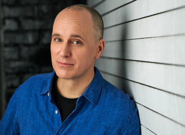 Kelly AuCoin as Dollar Bill